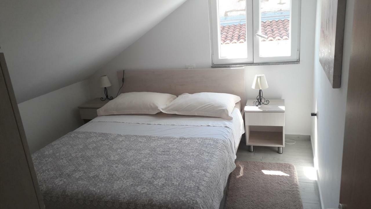 Apartmani Zilic Dugi Rat Exterior foto