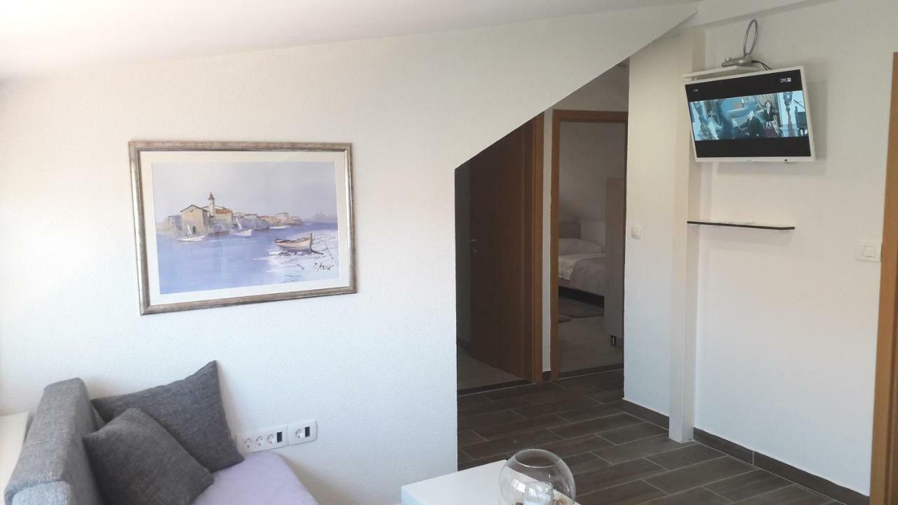 Apartmani Zilic Dugi Rat Exterior foto