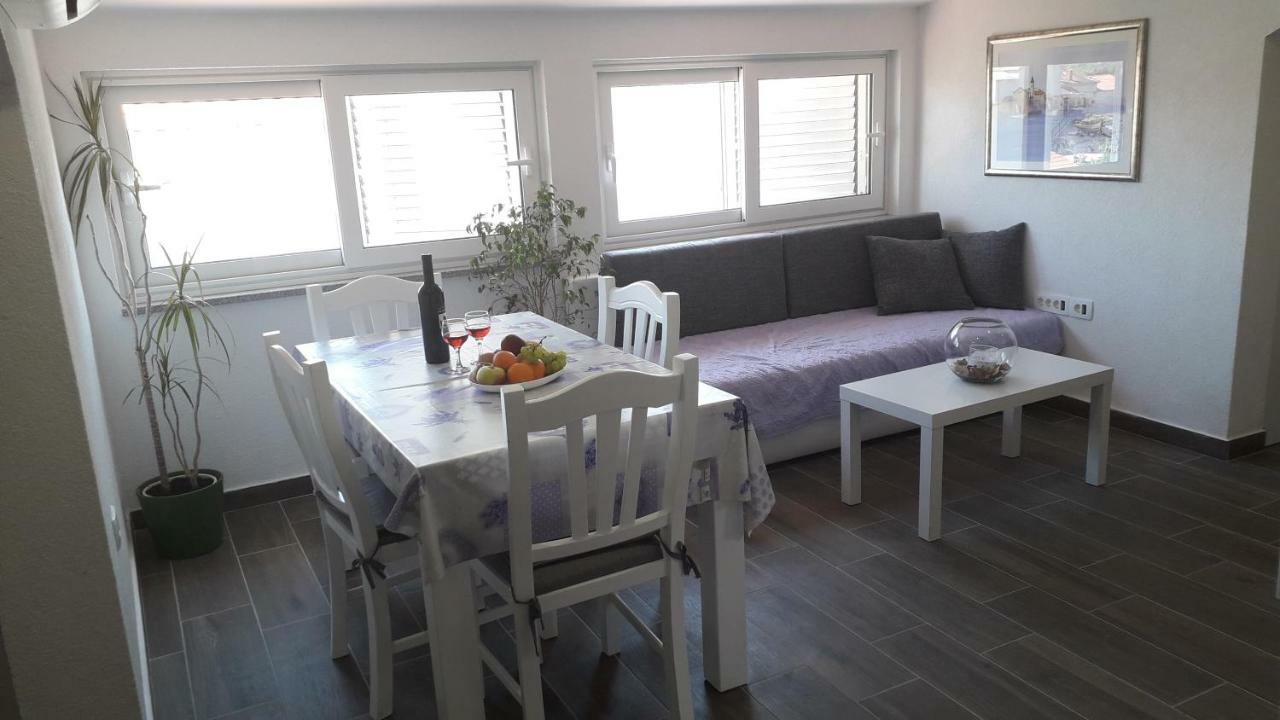 Apartmani Zilic Dugi Rat Exterior foto