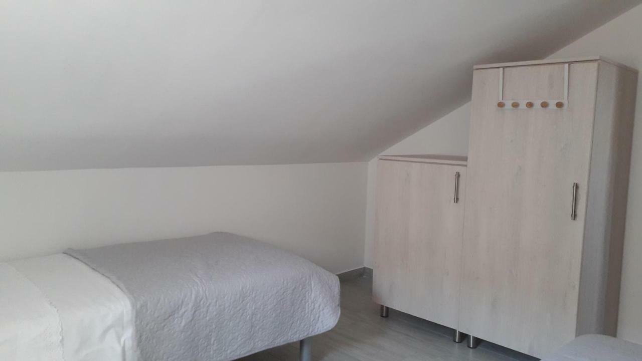 Apartmani Zilic Dugi Rat Exterior foto